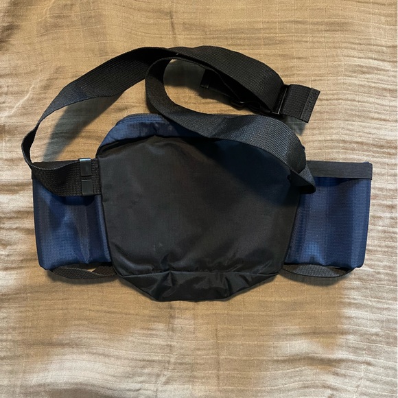 Vintage JanSport fanny pack / waist bag. Blue & black. Like new. - Picture 2 of 3